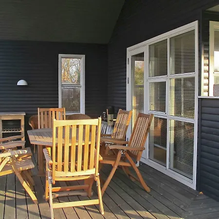 Two-bedroom Holiday In Vaeggerlose 30 * Bøtø By