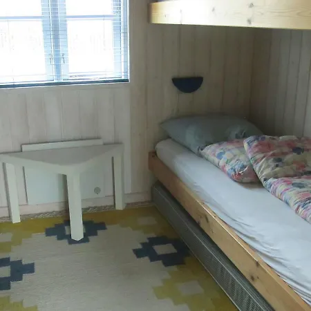 Two-bedroom Holiday In Vaeggerlose 30 * Bøtø By